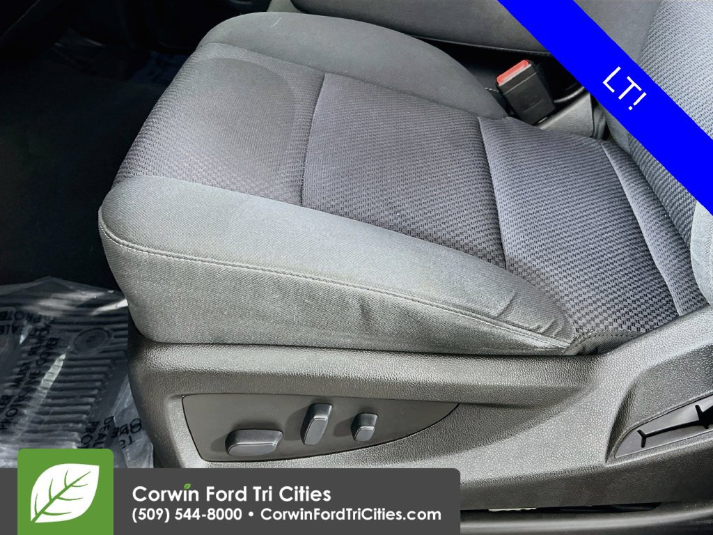 Used 2018 Chevrolet Silverado 1500 LT w/ All Star Edition AWD/4WD image 21