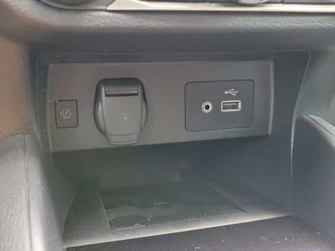 Used 2024 Nissan Versa SV w/ Trunk Package FWD image 28