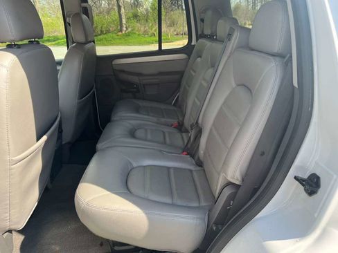 Used 2004 Ford Explorer Sport XLT image 10