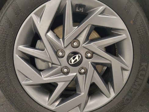 Used 2024 Hyundai Elantra SEL FWD image 31