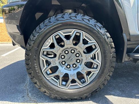 Used 2024 GMC Hummer EV 3X AWD/4WD image 10