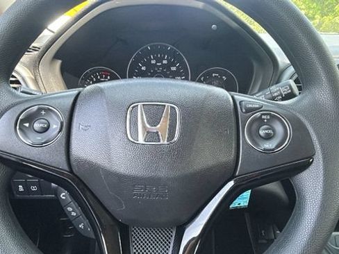 Used 2018 Honda HR-V LX image 25