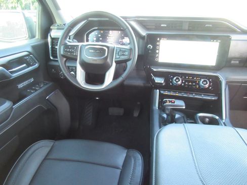Used 2025 GMC Sierra 1500 Denali w/ Denali Reserve Package AWD/4WD image 14