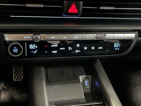 Used 2024 Hyundai Ioniq 6 Limited image 28