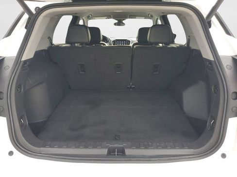 Used 2024 GMC Terrain SLT FWD image 9