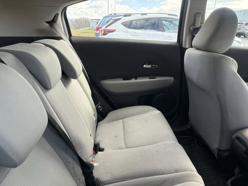 Used 2021 Honda HR-V LX image 10