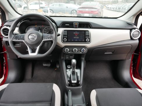 Used 2021 Nissan Versa SV image 21