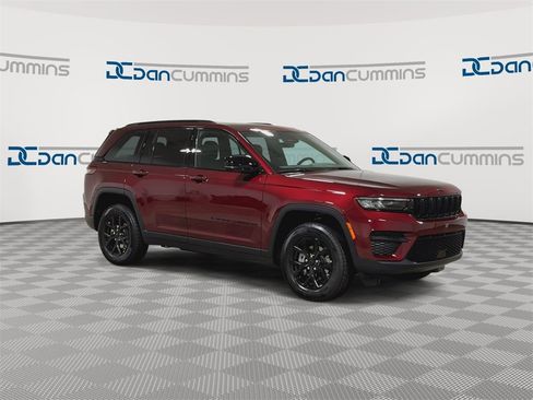 New 2025 Jeep Grand Cherokee Altitude w/ Trailer Tow Package image 2