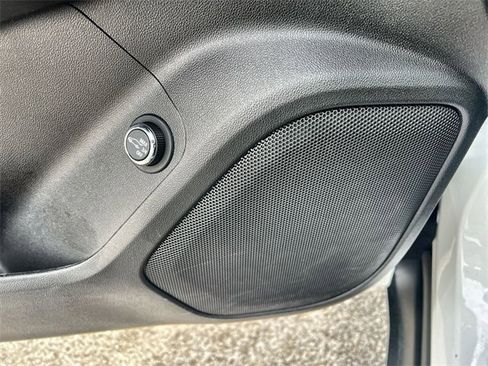 Certified 2023 GMC Acadia SLE w/ Driver Convenience Package image 23