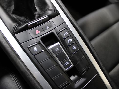 Used 2023 Porsche 718 Boxster w/ Sport Chrono Package image 22