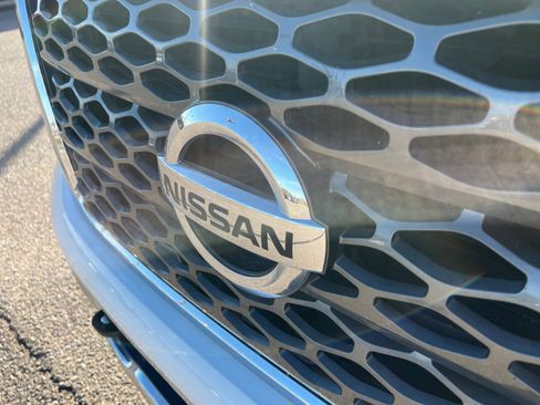 Used 2018 Nissan Titan SV image 23