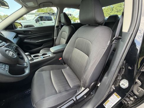Used 2025 Nissan Altima 2.5 S FWD image 14