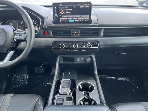 Used 2025 Honda Pilot Touring image 30