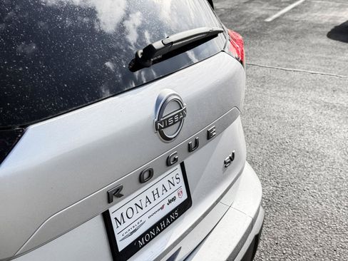 Used 2024 Nissan Rogue SV FWD image 13