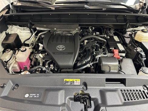 Used 2023 Toyota Highlander LE image 30