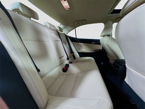 Used 2016 Lexus IS 300 300 image 29