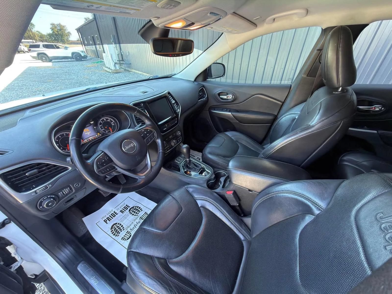 Used 2019 Jeep Cherokee Limited FWD image 9