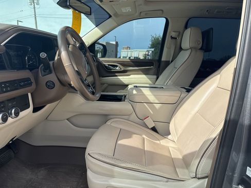 Used 2021 GMC Yukon XL Denali w/ LPO, Illumination Package AWD/4WD image 10