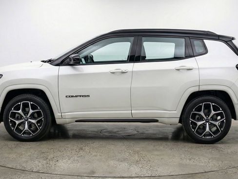 Used 2025 Jeep Compass Limited image 5