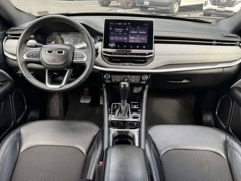Used 2024 Jeep Compass Latitude AWD/4WD image 3