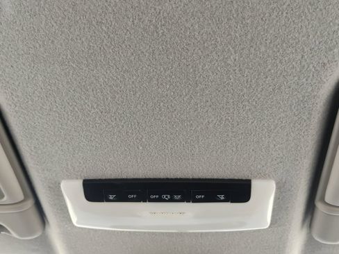 Used 2022 Nissan Kicks S FWD image 5