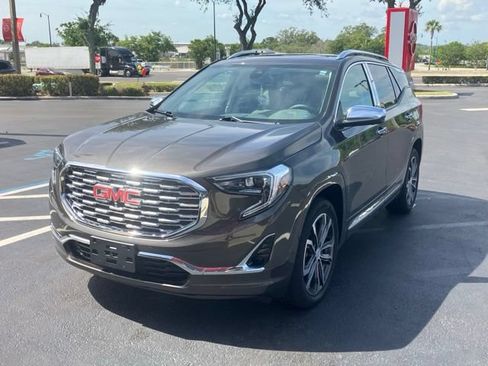 Used 2019 GMC Terrain Denali w/ Advanced Safety Package FWD image 2