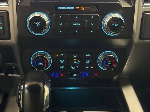 Used 2020 Ford F150 Lariat w/ Equipment Group 502A Luxury AWD/4WD image 18