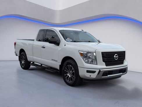 Used 2021 Nissan Titan SV w/ SV Convenience Package RWD image 10