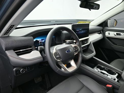 New 2026 Ford Explorer Active AWD/4WD image 17