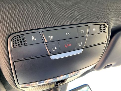 Used 2017 Mercedes-Benz E 300 4MATIC image 30