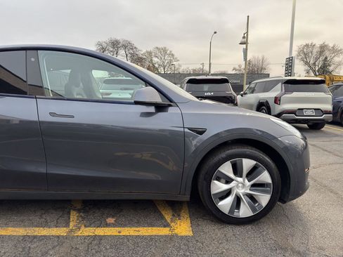 Used 2020 Tesla Model Y Long Range image 11