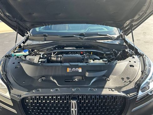 Used 2022 Lincoln Aviator Reserve w/ Equipment Group 201A AWD/4WD image 22