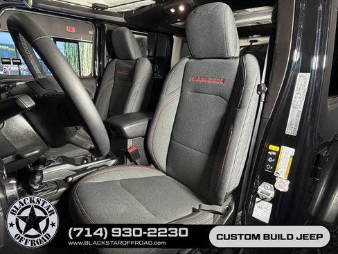 Used 2025 Jeep Wrangler Unlimited Rubicon AWD/4WD image 15