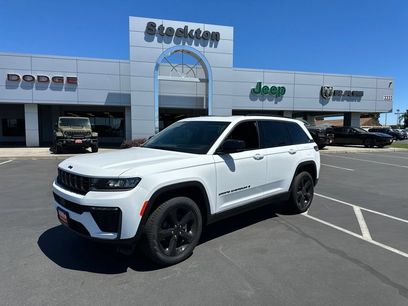 New 2026 Jeep Grand Cherokee Limited w/ Limited Altitude Package