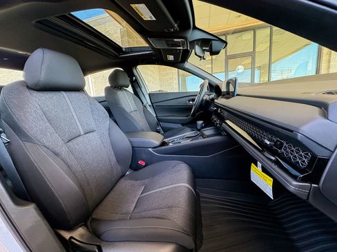 Used 2025 Honda Accord Sport image 18