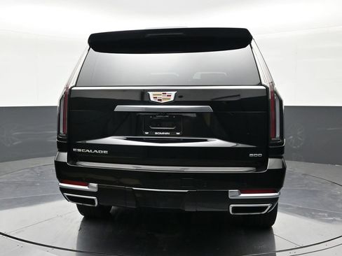 Certified 2025 Cadillac Escalade ESV Luxury RWD image 4