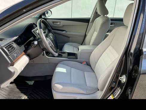 Used 2015 Toyota Camry LE FWD image 2