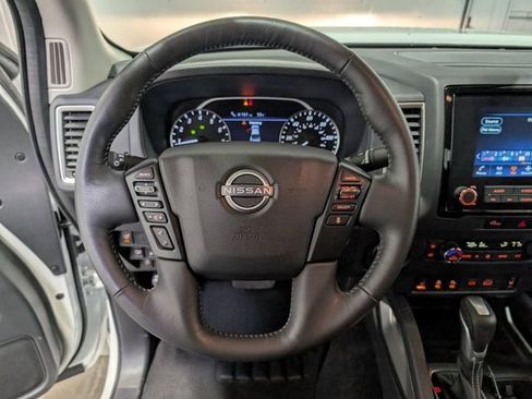 Used 2024 Nissan Frontier SV w/ SV Convenience Package AWD/4WD image 14