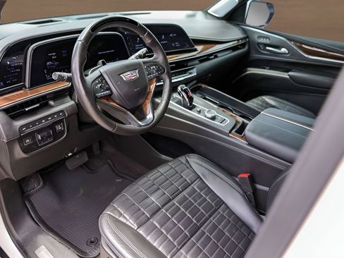 Used 2023 Cadillac Escalade Sport Platinum AWD/4WD image 10