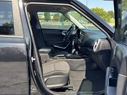 Used 2020 Kia Soul LX FWD image 11
