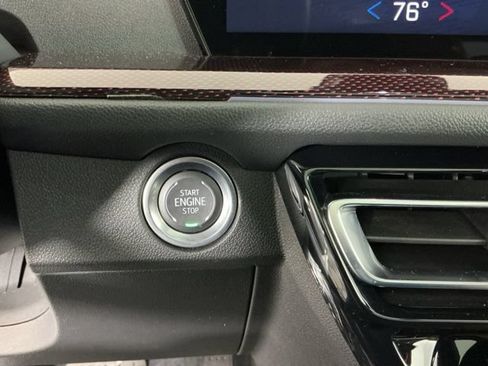 Used 2025 Chevrolet Traverse RS AWD/4WD image 25