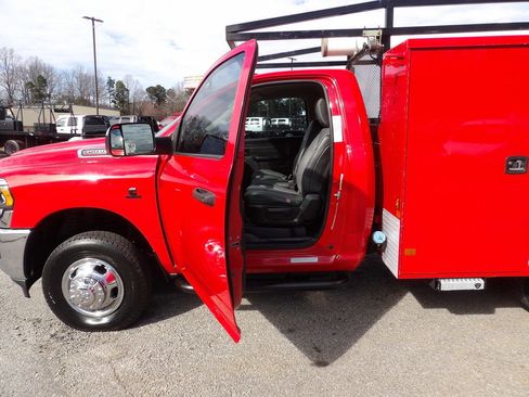 Used 2020 RAM 3500 Tradesman w/ Chrome Appearance Group image 13