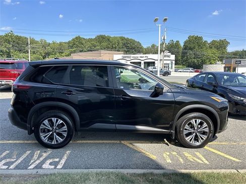 Certified 2022 Nissan Rogue SV w/ SV Premium Package image 9