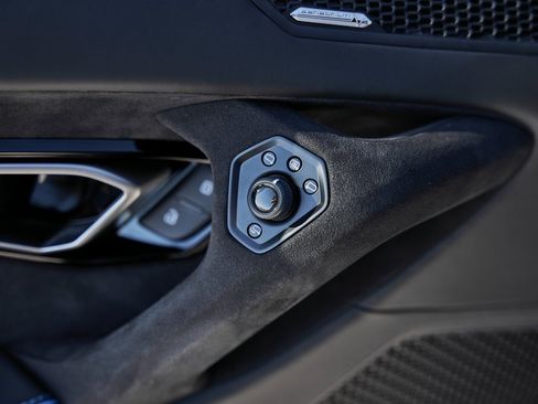 Used 2023 Lamborghini Huracan Tecnica image 28