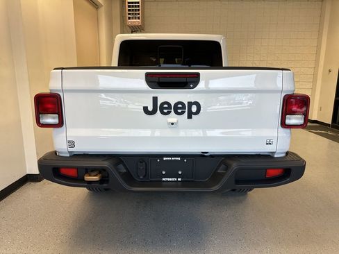New 2026 Jeep Gladiator Sport AWD/4WD image 19