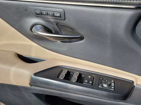 Used 2021 Lexus ES 300h w/ Premium Package image 20