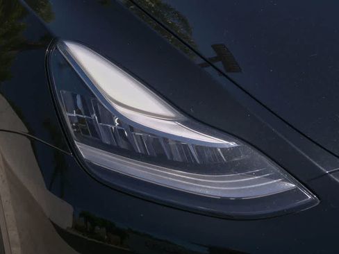 Used 2021 Tesla Model Y Long Range AWD/4WD image 4