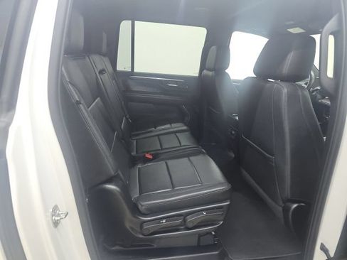 Used 2025 Chevrolet Suburban Z71 AWD/4WD image 21