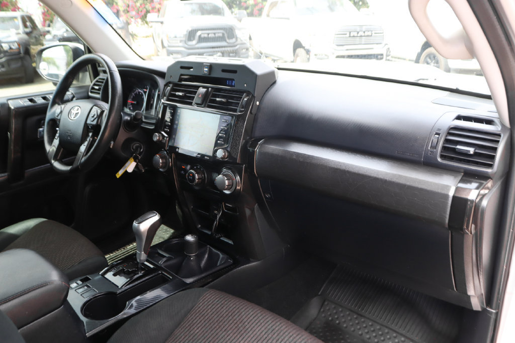 Used 2020 Toyota 4Runner TRD Off-Road AWD/4WD image 39
