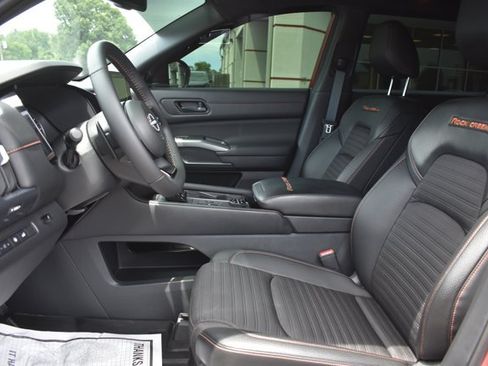 Used 2025 Nissan Pathfinder Rock Creek AWD/4WD image 15
